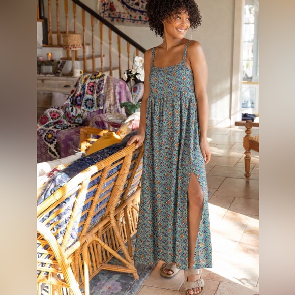 NATURAL LIFE Dresses & Skirts - NWT NATURAL LIFE Patti Side Slit Maxi Dress